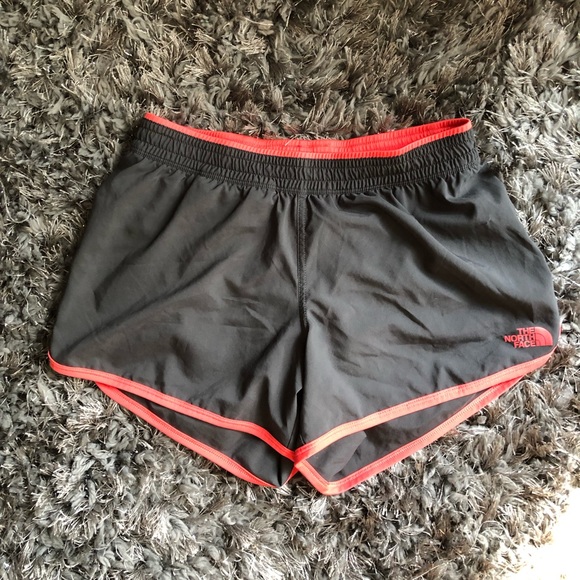 North face short - Picture 1 of 3